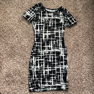 Black and white stretchy pencil dress